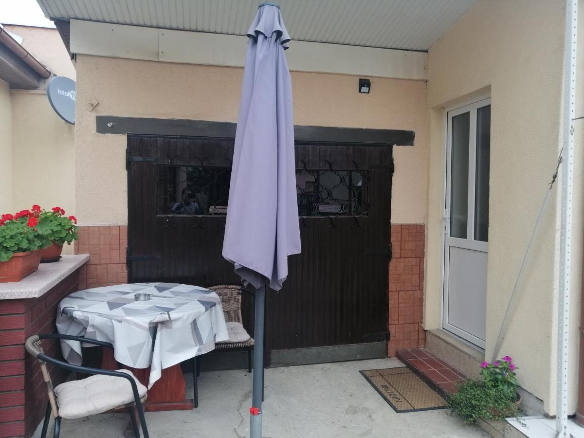 Studio Apartman Bandb Ðakovo Екстериор снимка