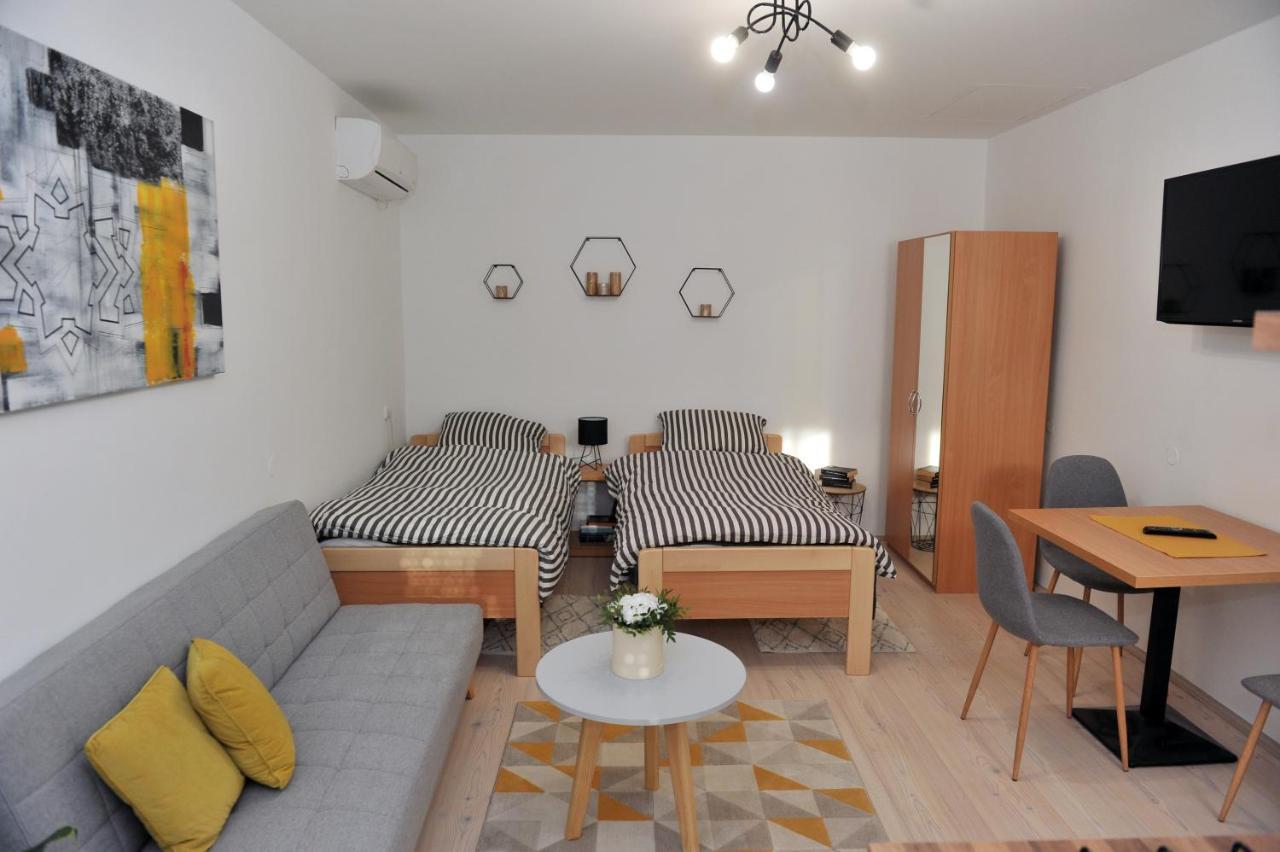 Studio Apartman Bandb Ðakovo Екстериор снимка